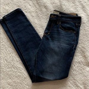 ABERCROMBIE !! SIZE 6 !